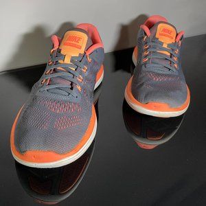 2016 Nike Flex Run w/ Fitsole cushioning
